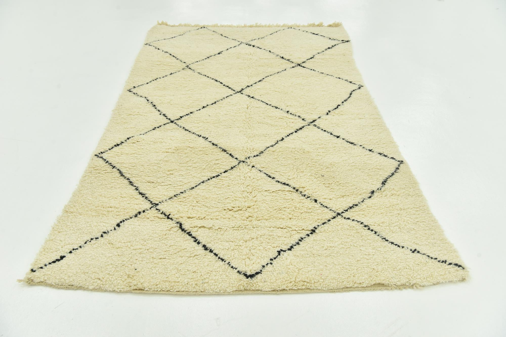 4' 10 x 7' 9 Hand Knotted Moroccan Wool Rug