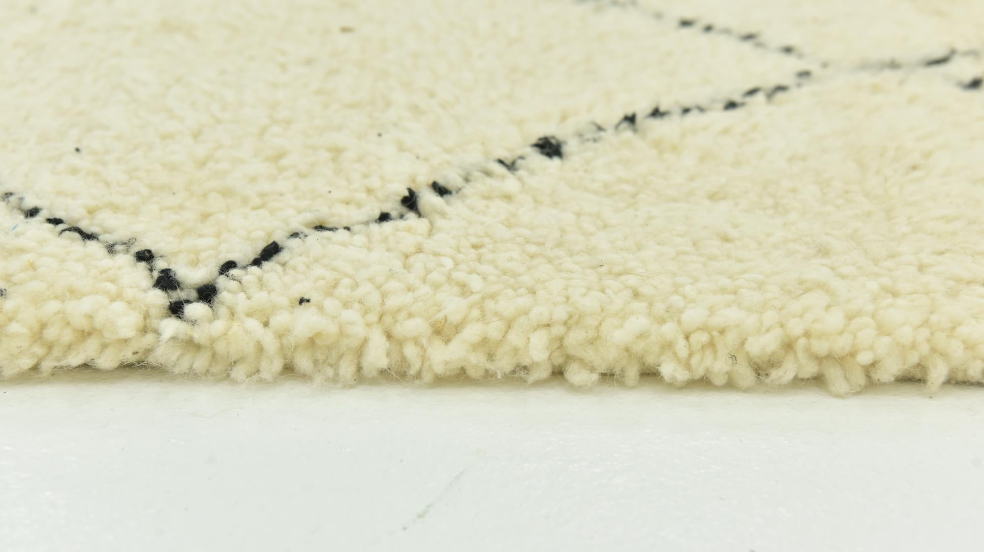 4' 10 x 7' 9 Hand Knotted Moroccan Wool Rug