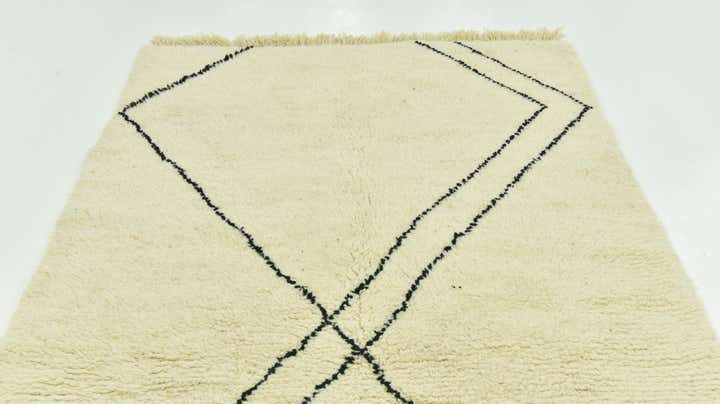 4' 10 x 8' Hand Knotted Moroccan Wool Rug