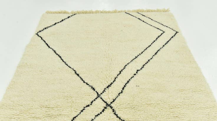 Detail image of 4' 10 x 8' Hand Knotted Moroccan Wool Rug