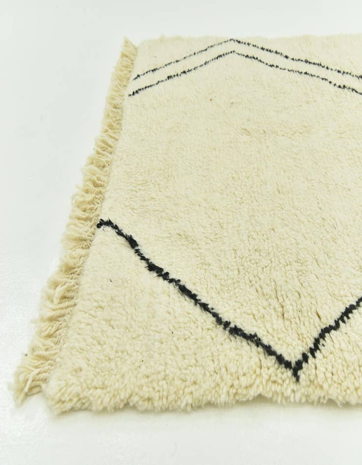 Detail image of 4' 10 x 8'  Hand Knotted Moroccan Wool Rug