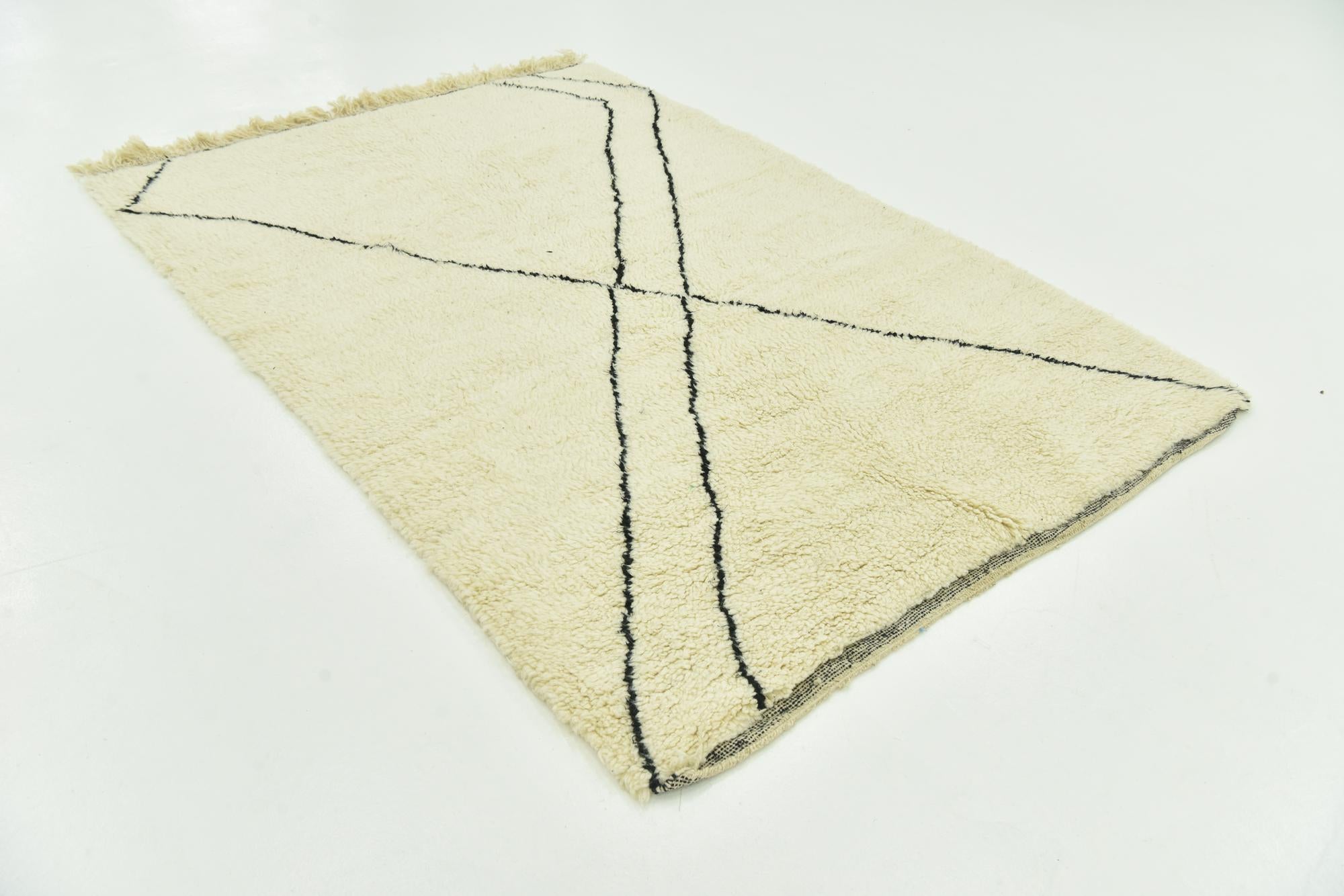 5' 3 x 7' 9 Hand Knotted Moroccan Wool Rug