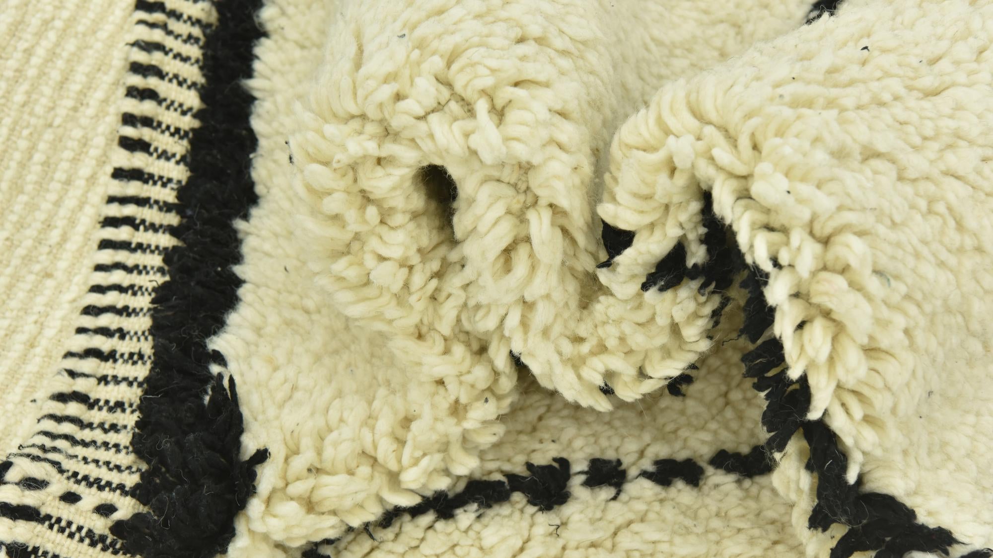5' 6 x 8' 9 Hand Knotted Moroccan Wool Rug