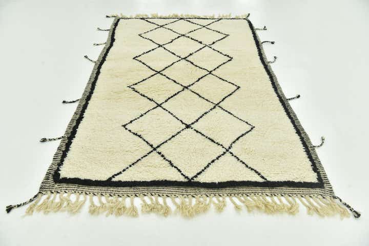 5' 6 x 8' 9 Hand Knotted Moroccan Wool Rug