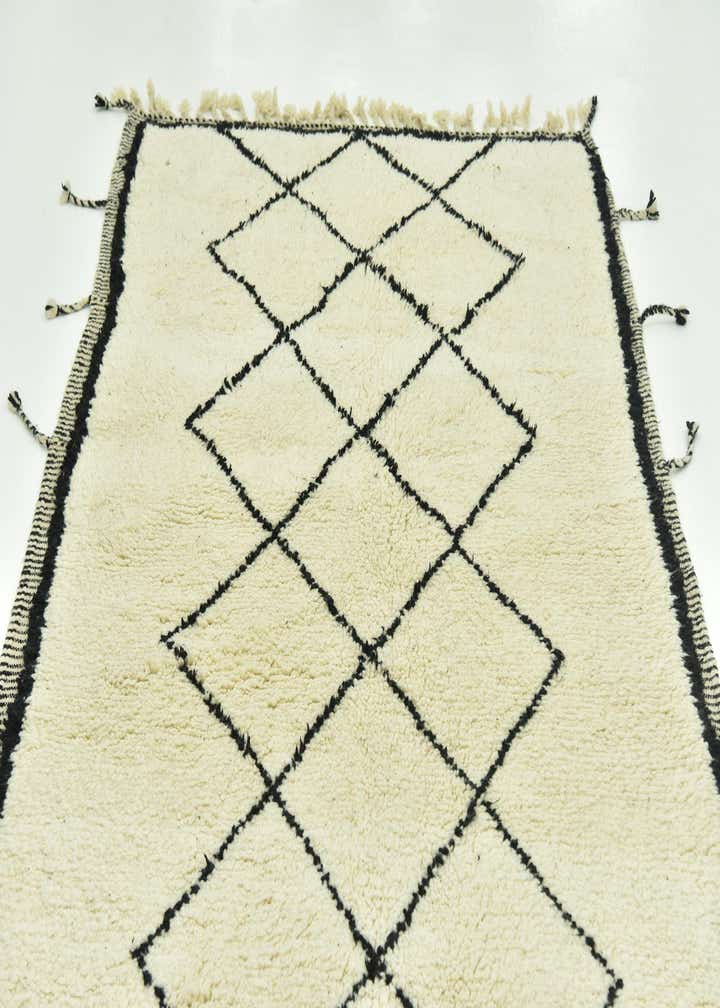 5' 6 x 8' 9 Hand Knotted Moroccan Wool Rug