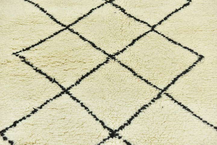 5' 6 x 8' 9 Hand Knotted Moroccan Wool Rug