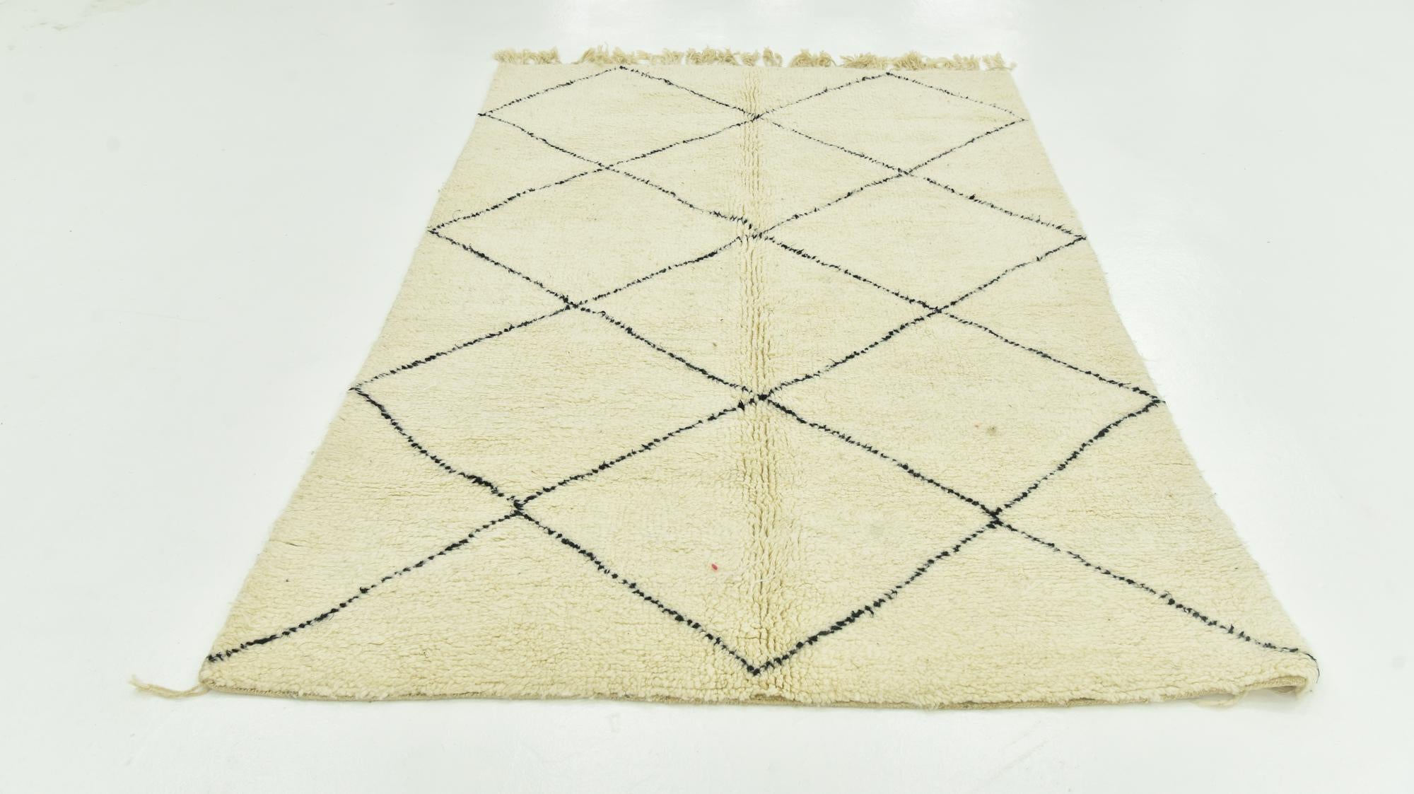 5' 4 x 8' Hand Knotted Moroccan Wool Rug