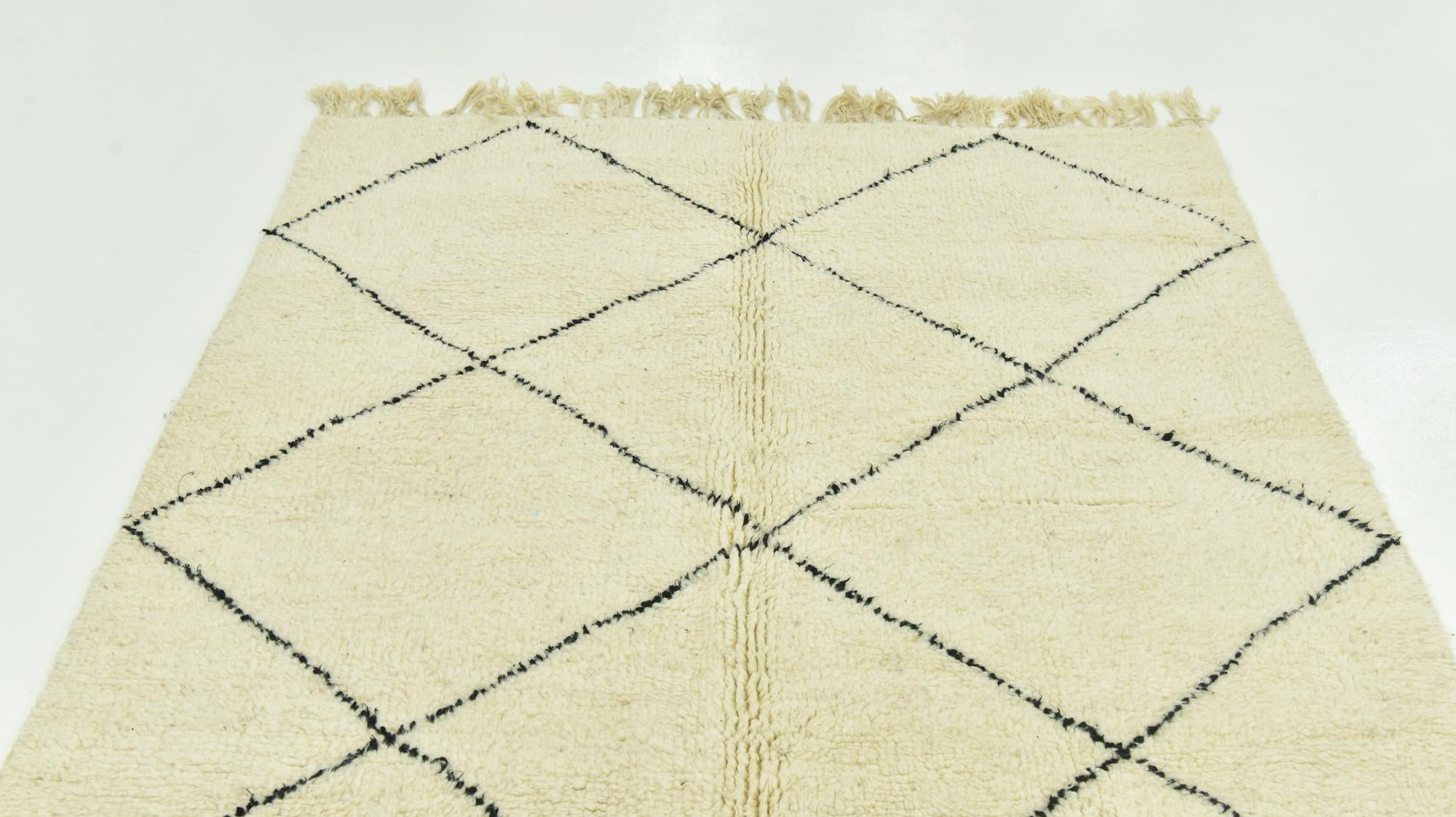 5' 4 x 8' Hand Knotted Moroccan Wool Rug