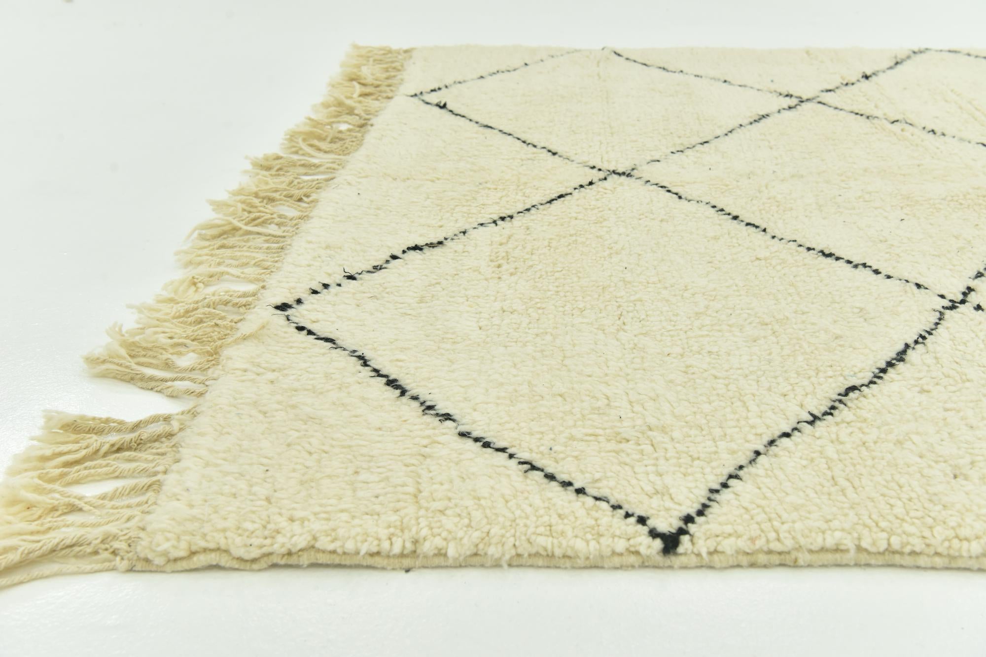 5' 4 x 8' Hand Knotted Moroccan Wool Rug