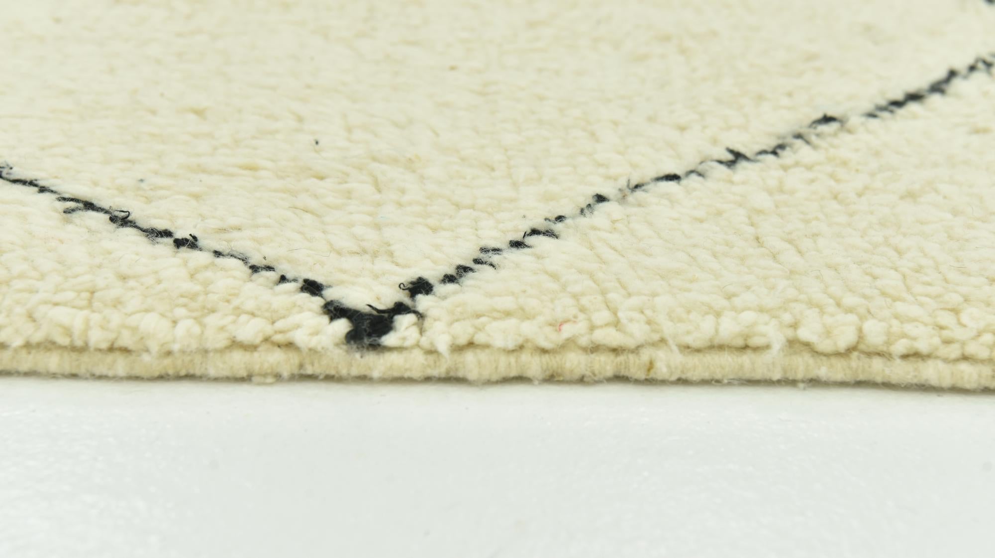 5' 4 x 8' Hand Knotted Moroccan Wool Rug