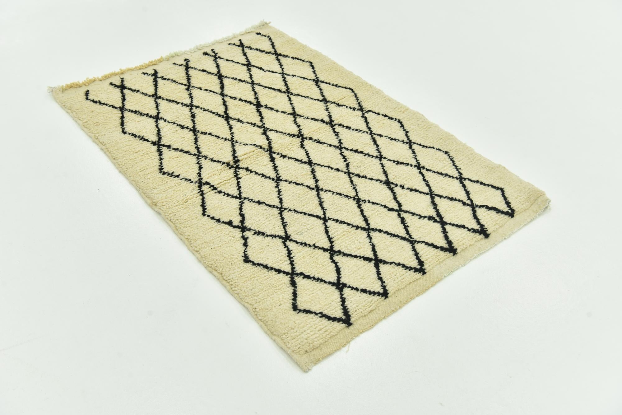 3' 4 x 5' Hand Knotted Moroccan Wool Rug
