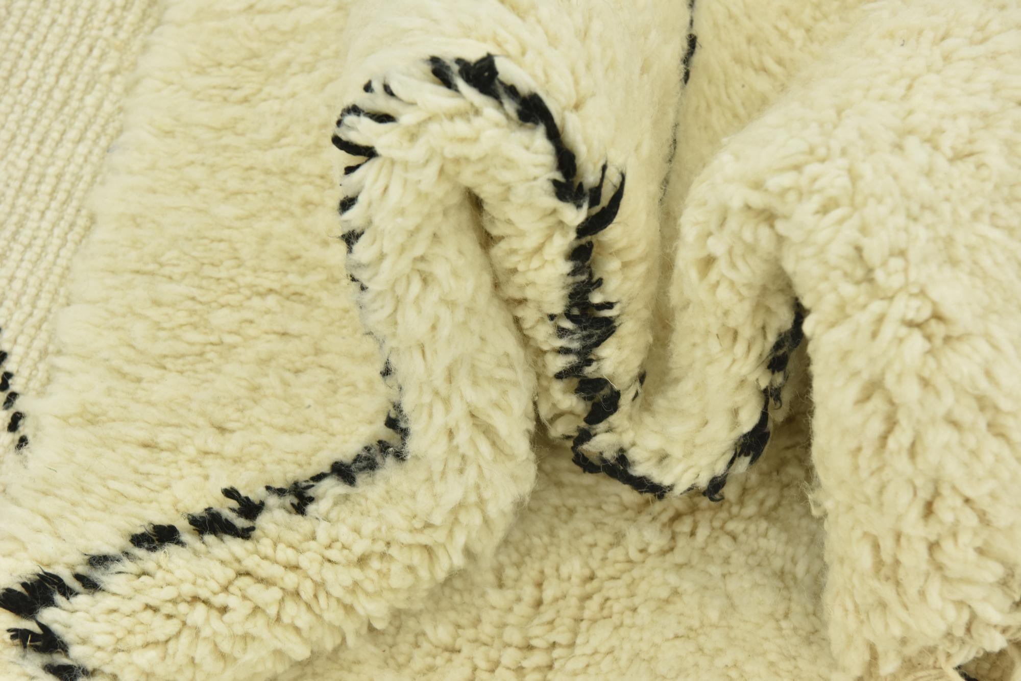 6' 7 x 9' 10 Hand Knotted Moroccan Wool Rug