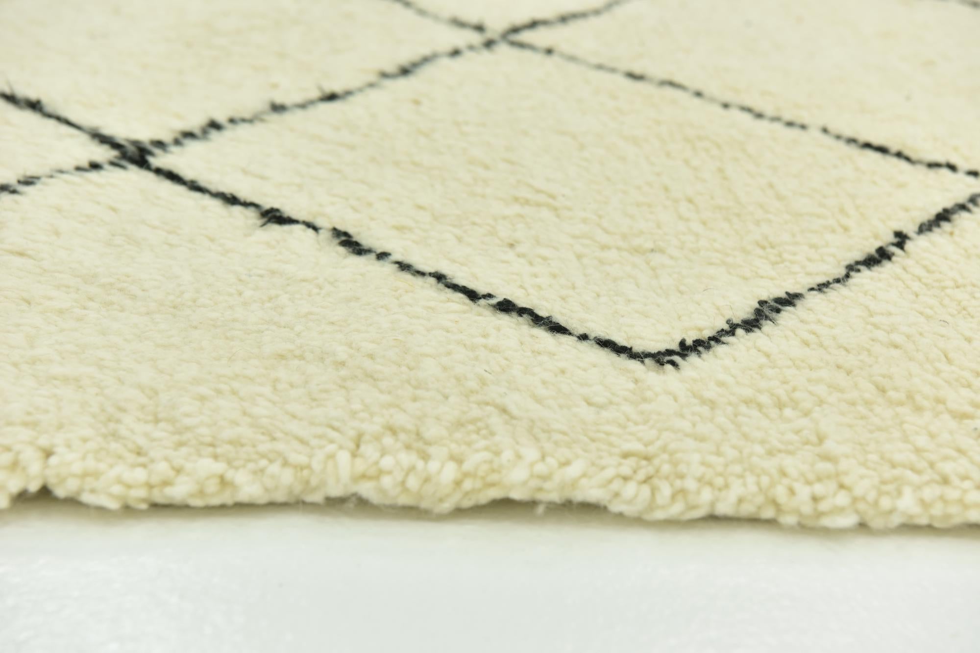 7' 2 x 9' 7 Hand Knotted Moroccan Wool Rug