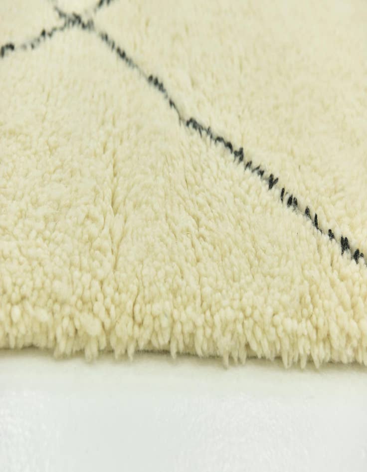 Detail image of 6' 6 x 9' 10  Hand Knotted Moroccan Wool Rug