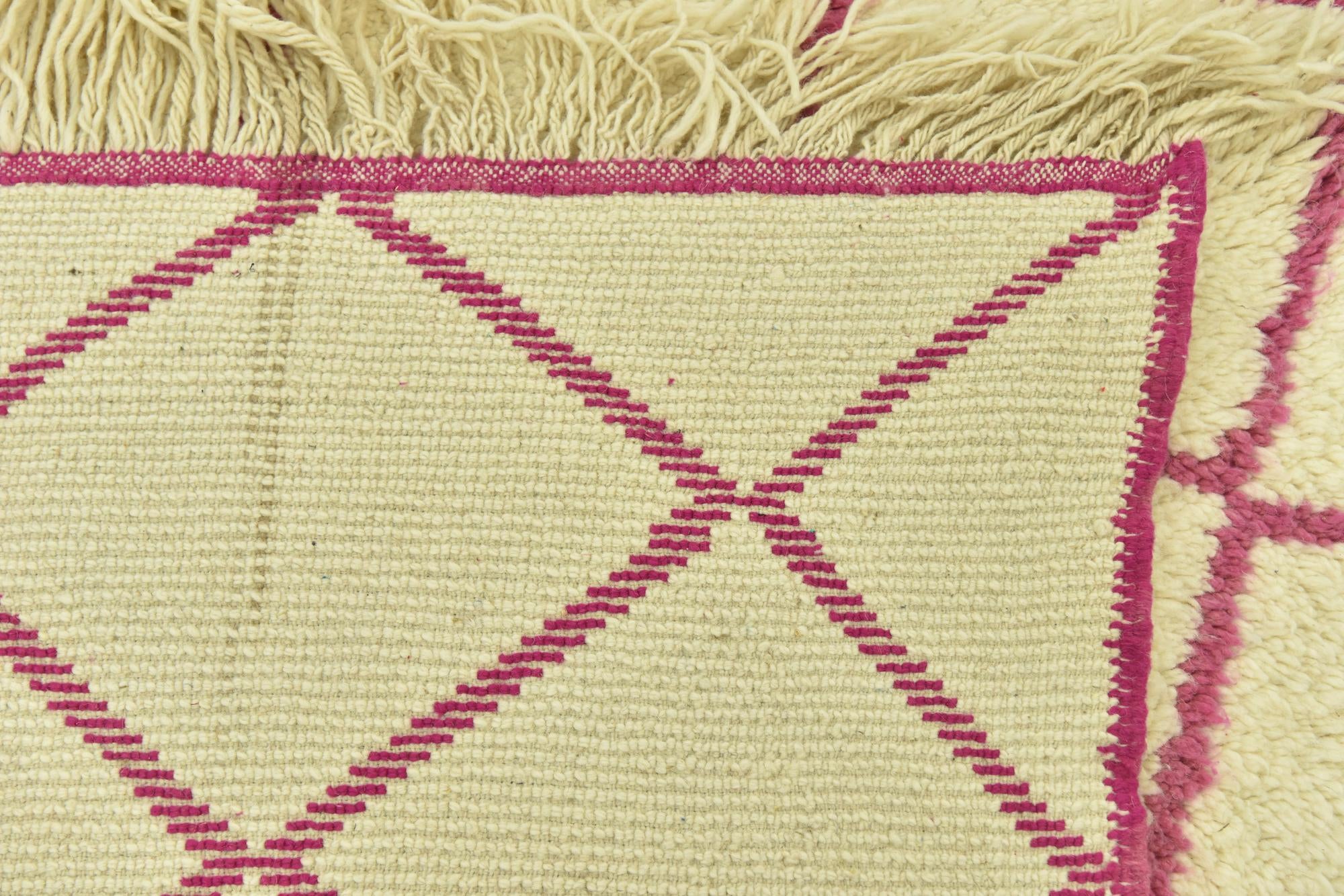 5' 6 x 8' 6 Hand Knotted Moroccan Wool Rug