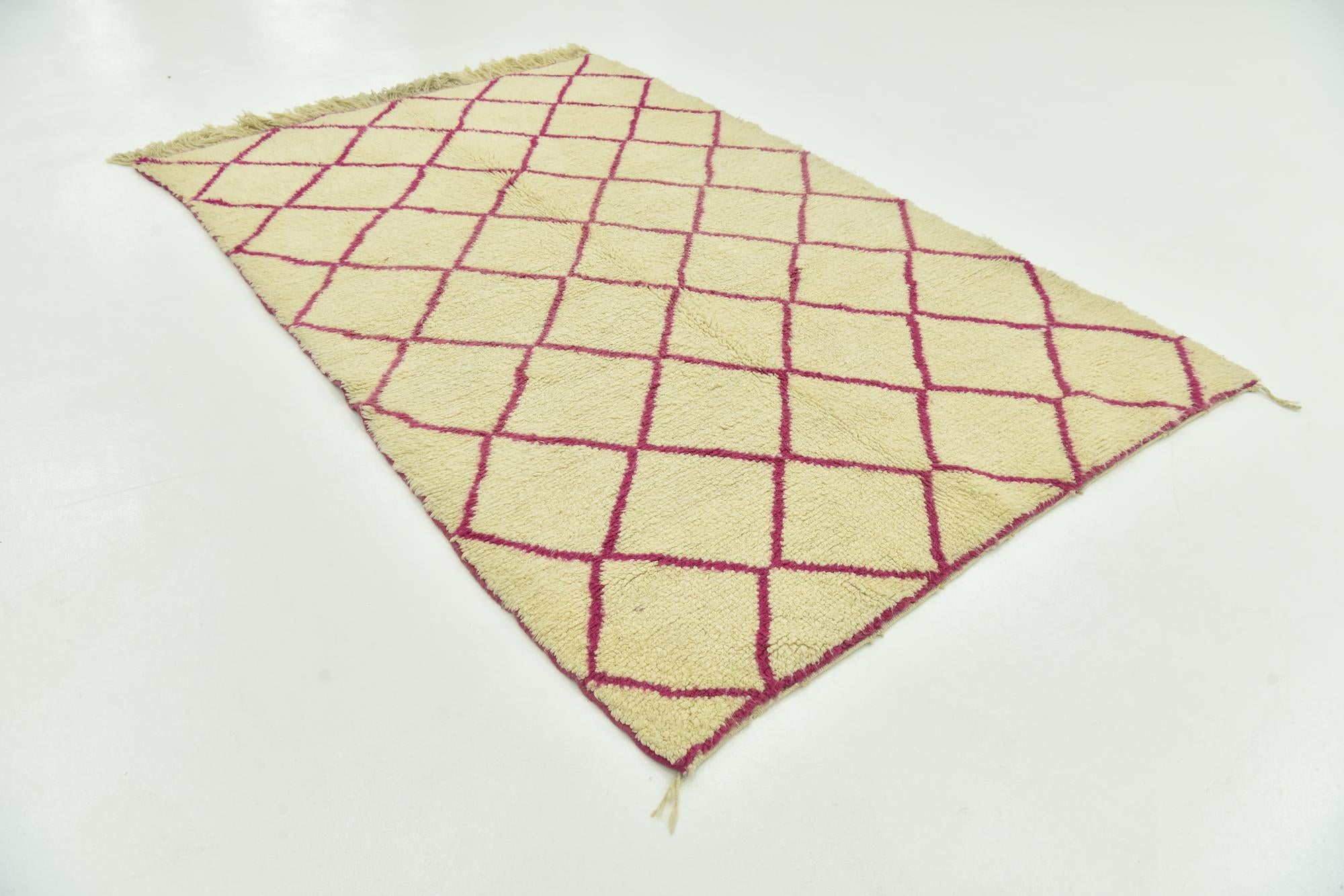 5' 6 x 8' 6 Hand Knotted Moroccan Wool Rug