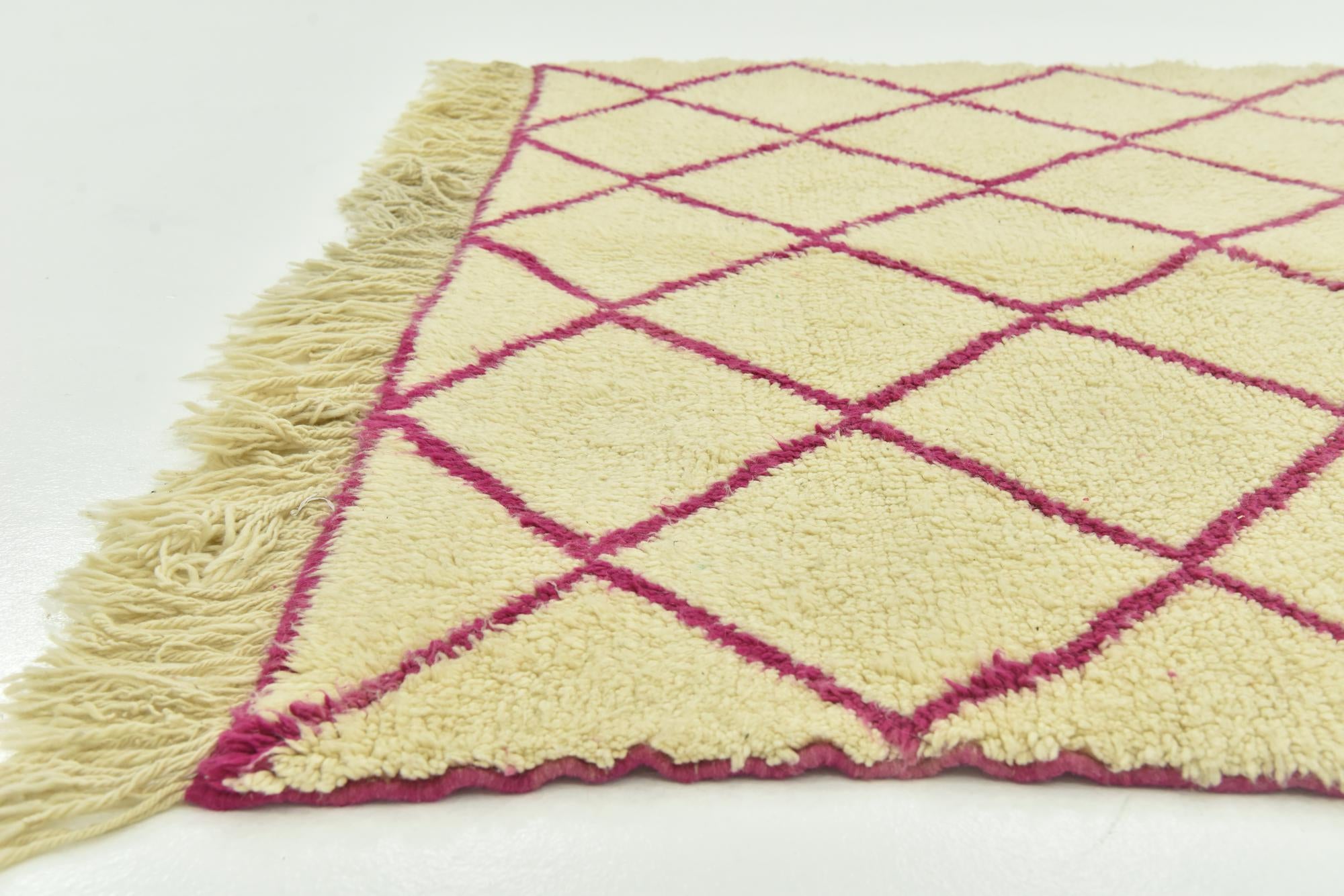 5' 6 x 8' 6 Hand Knotted Moroccan Wool Rug