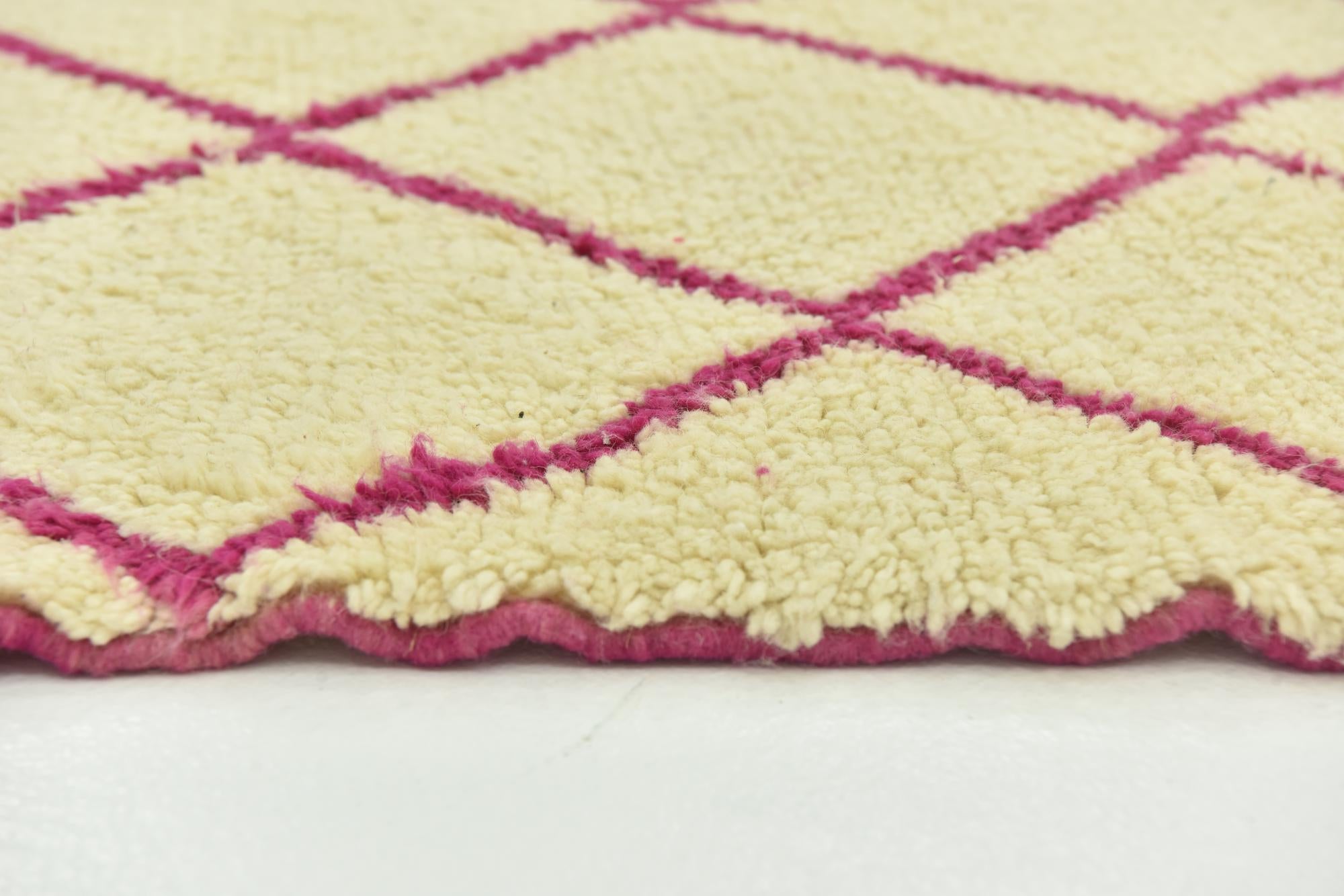 5' 6 x 8' 6 Hand Knotted Moroccan Wool Rug
