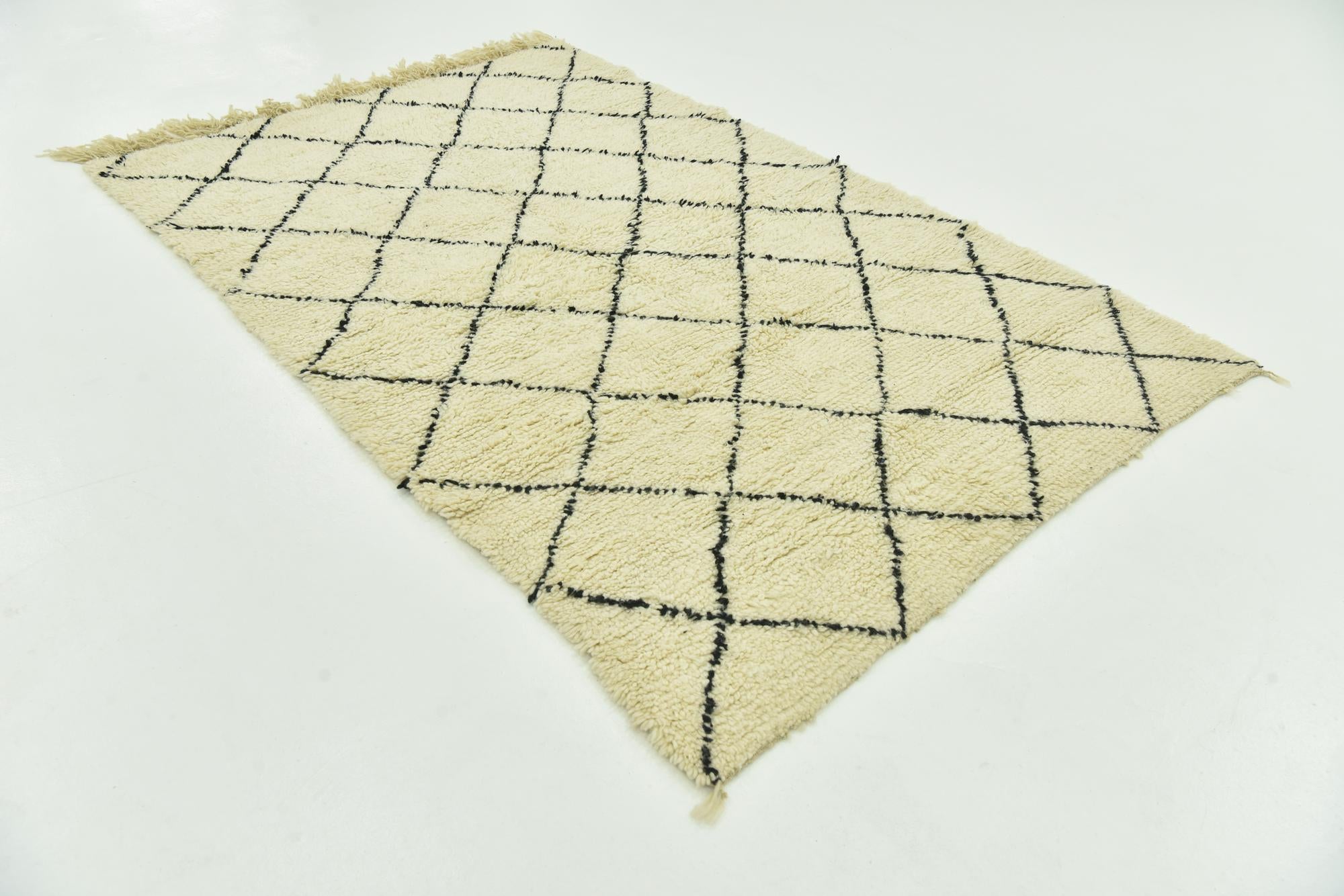 5' 3 x 8' Hand Knotted Moroccan Wool Rug