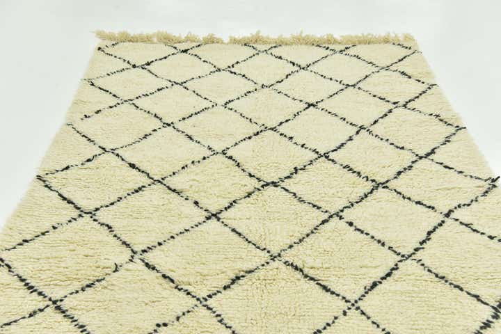 5' 3 x 8' Hand Knotted Moroccan Wool Rug