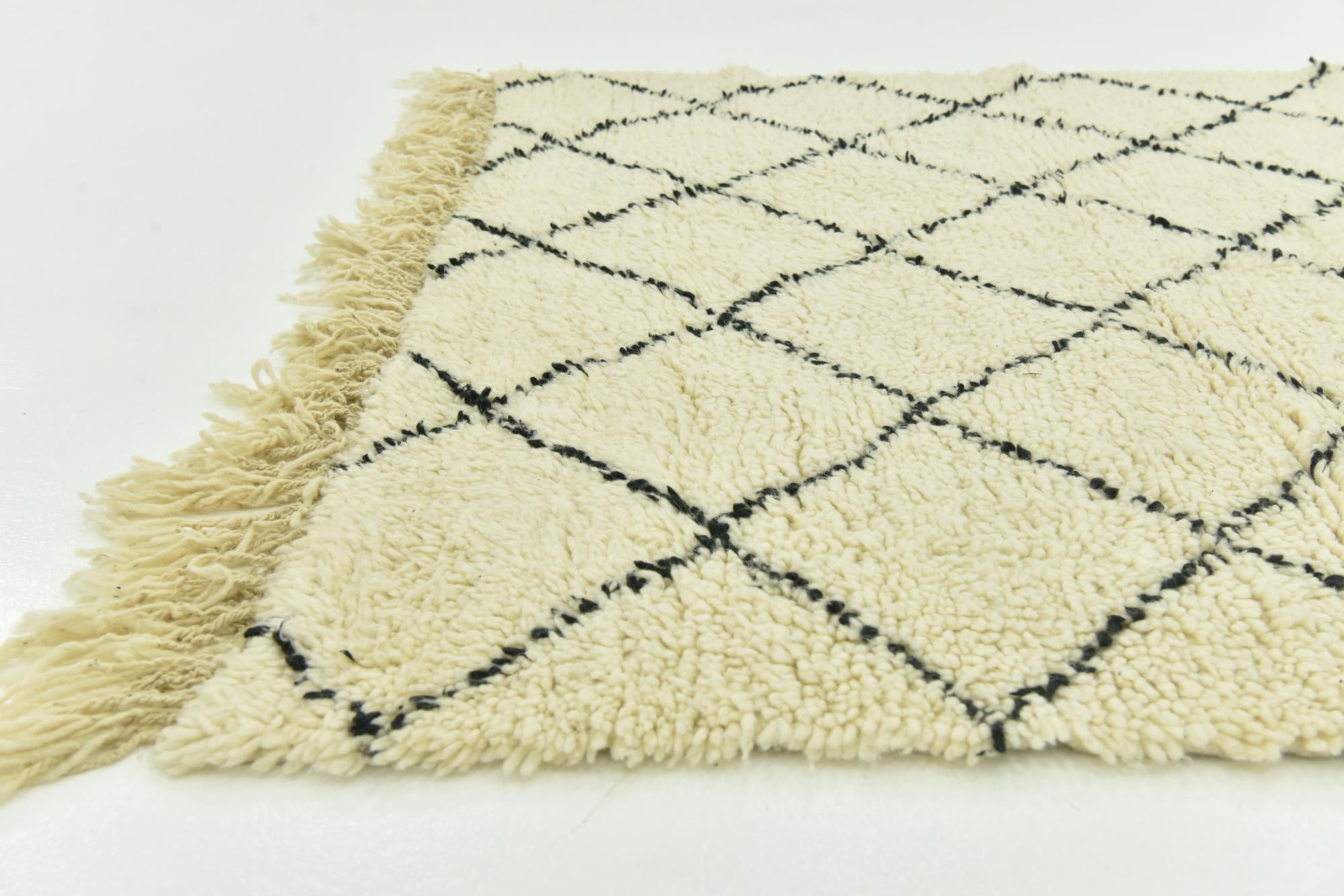5' 3 x 8' Hand Knotted Moroccan Wool Rug