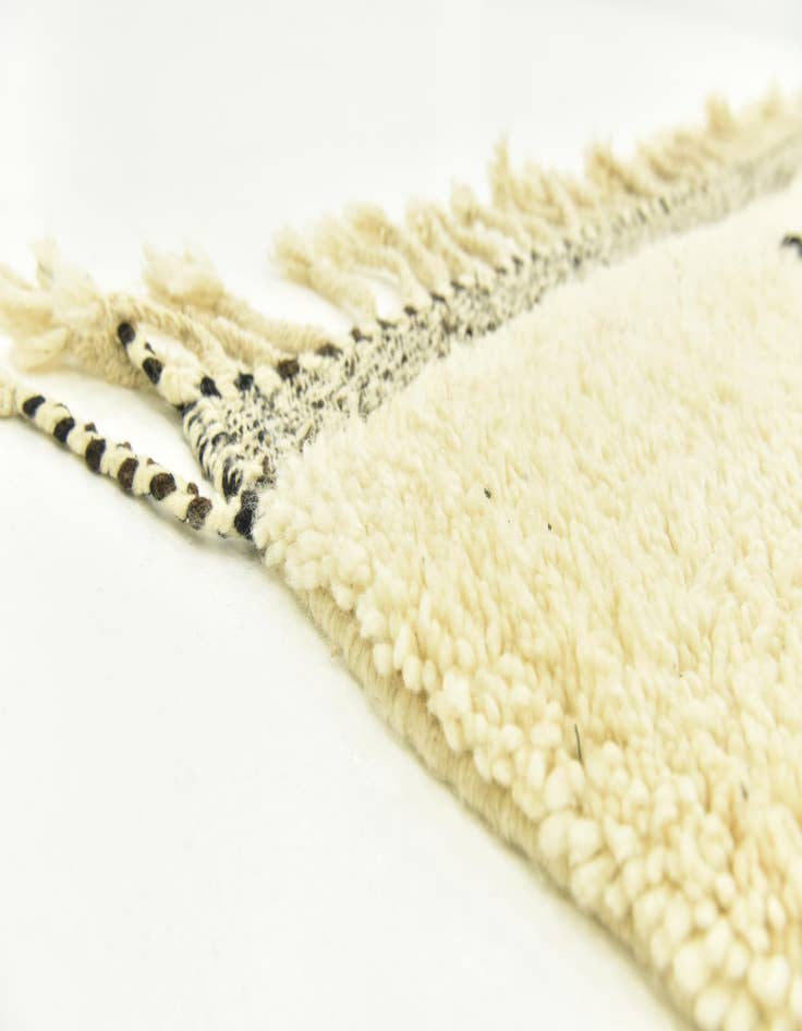 Detail image of 7' x 10'  Hand Knotted Moroccan Wool Rug