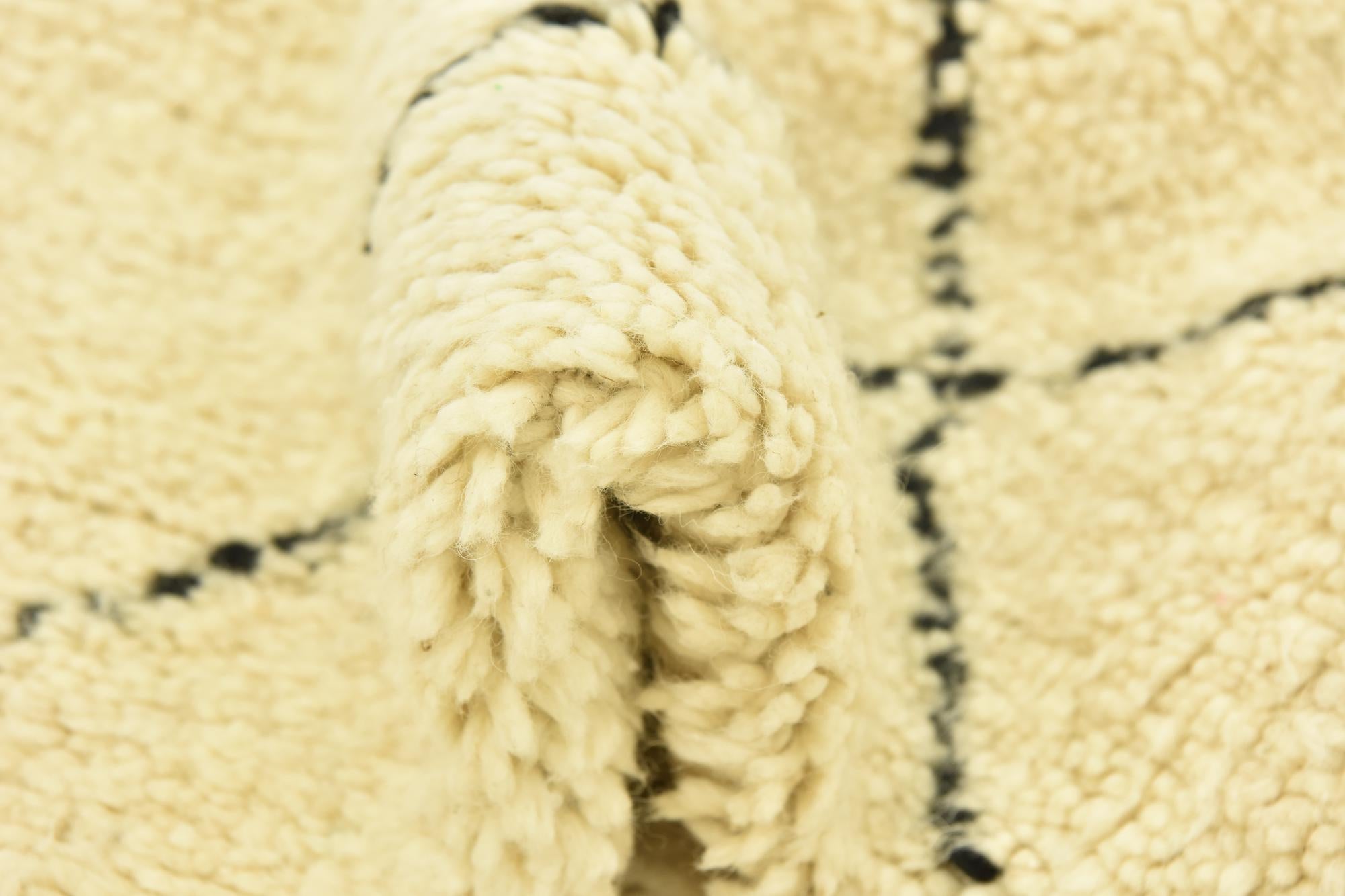 5' 2 x 8' 1 Hand Knotted Moroccan Wool Rug