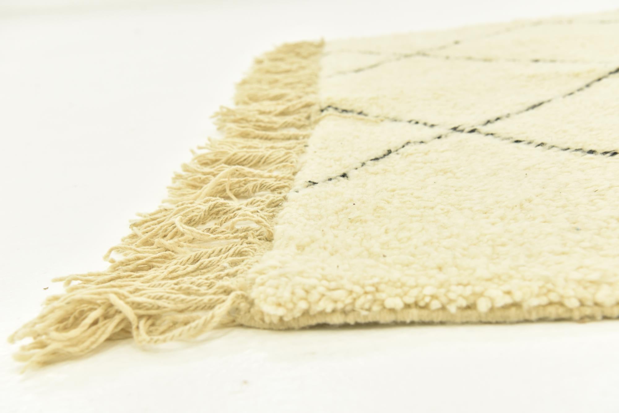 5' 2 x 8' 1 Hand Knotted Moroccan Wool Rug