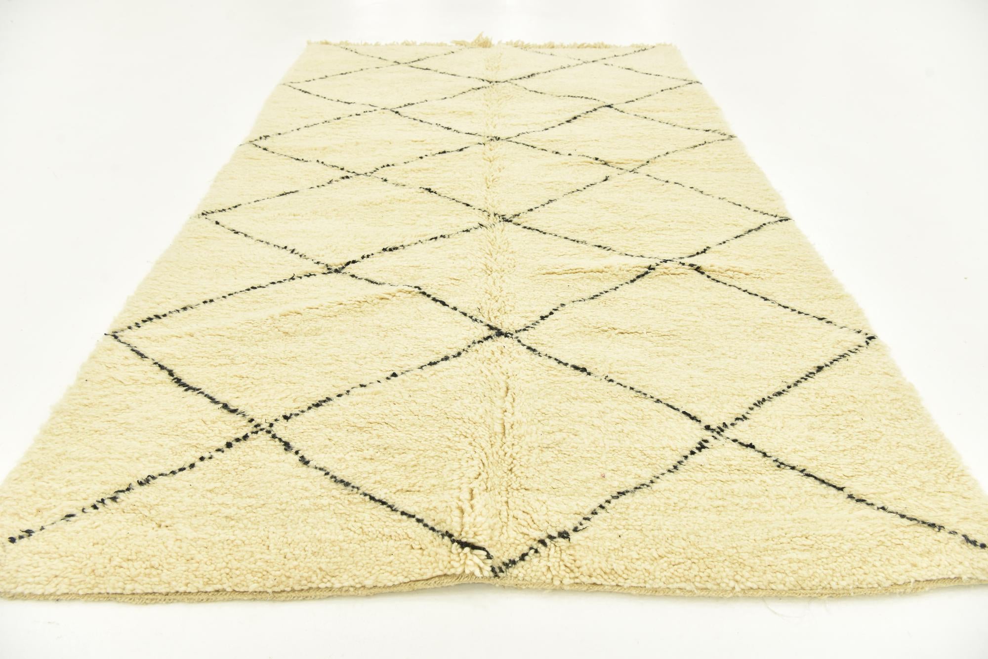 5' 1 x 8' 6 Hand Knotted Moroccan Wool Rug