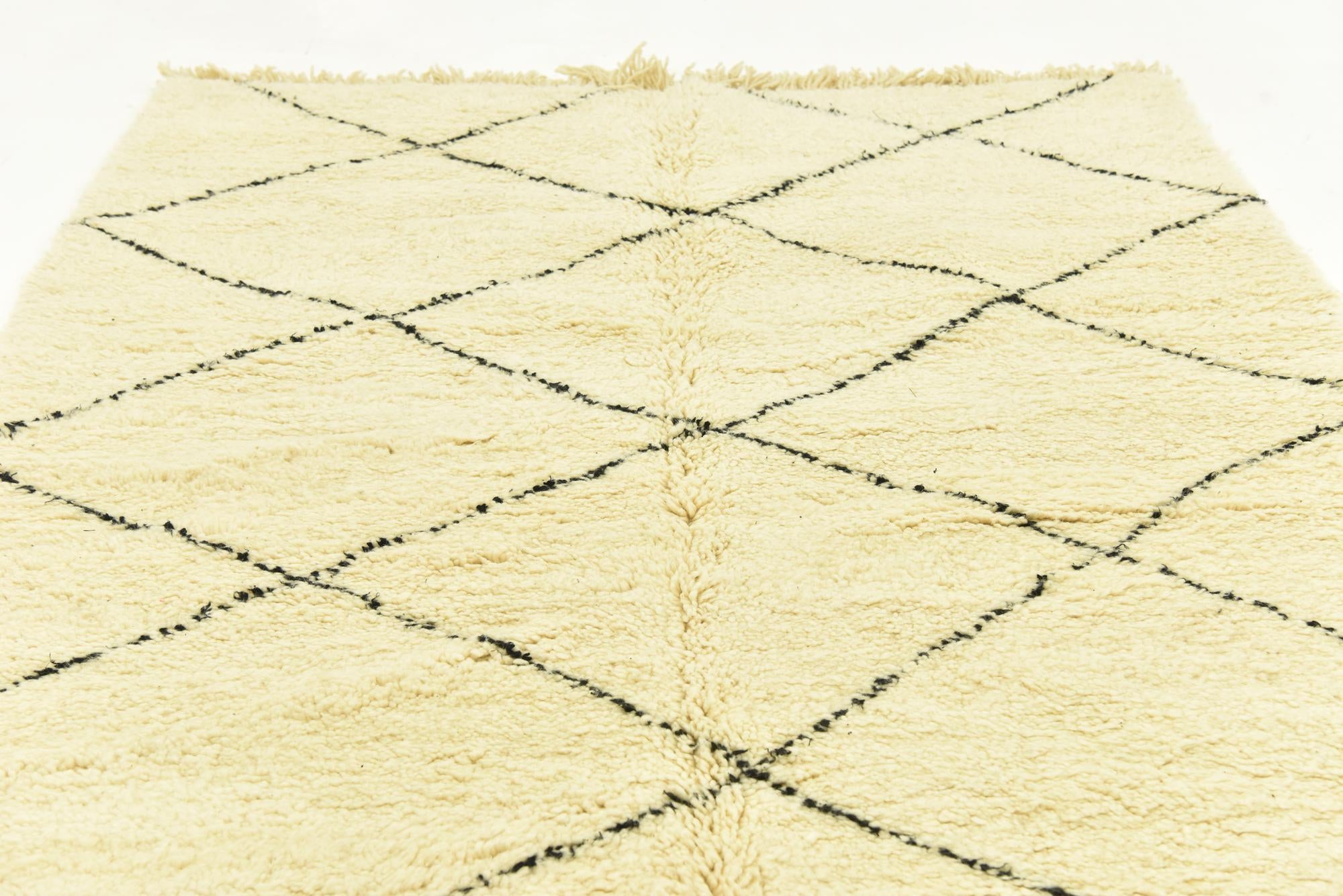 5' 1 x 8' 6 Hand Knotted Moroccan Wool Rug
