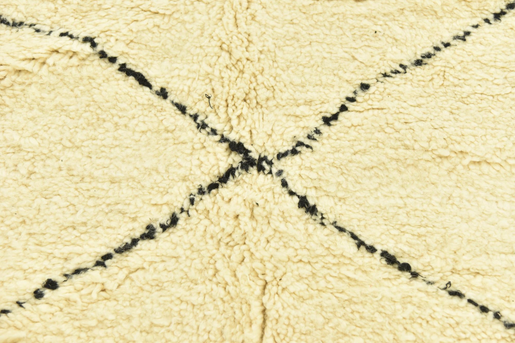 5' 1 x 8' 6 Hand Knotted Moroccan Wool Rug