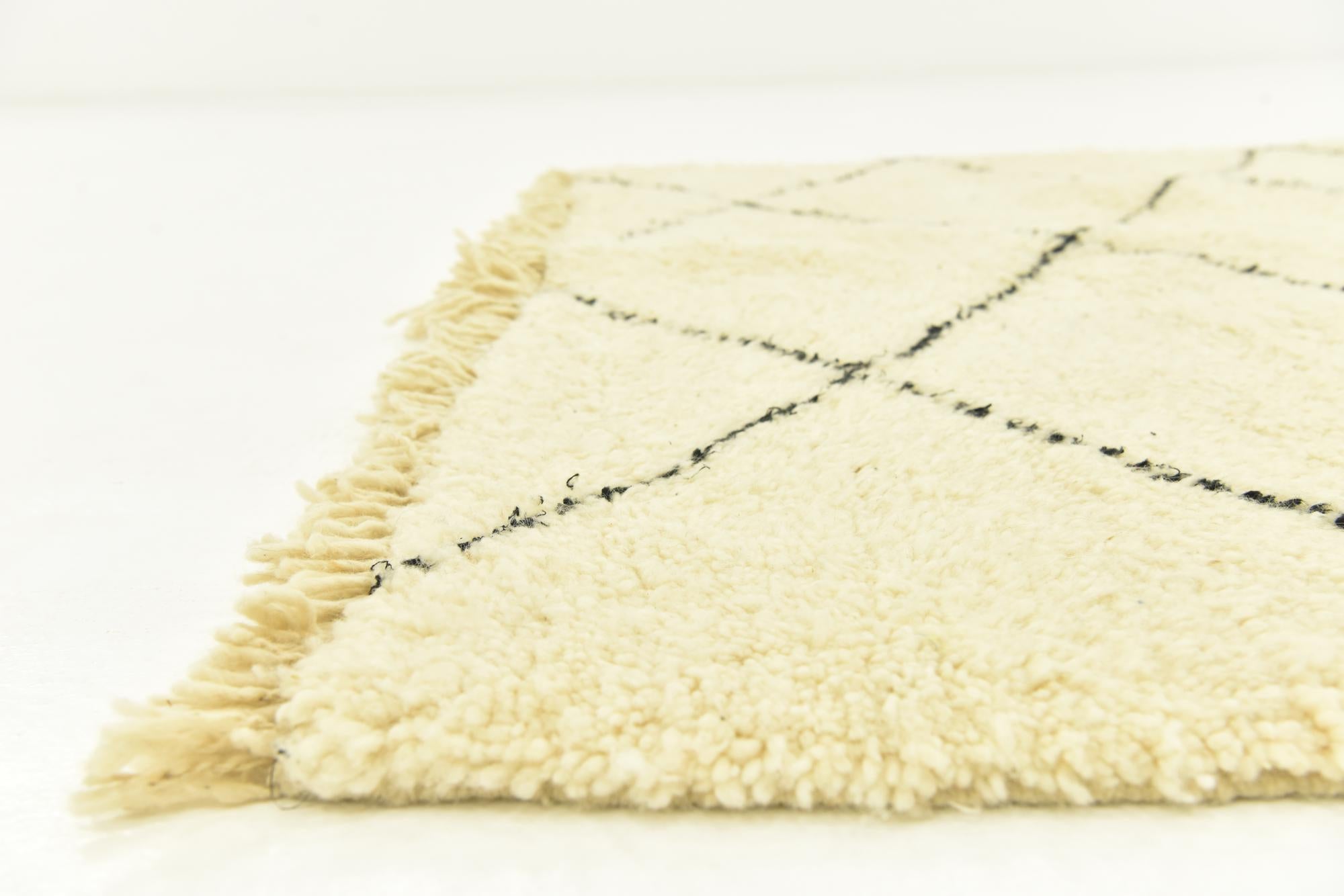 5' 1 x 8' 6 Hand Knotted Moroccan Wool Rug