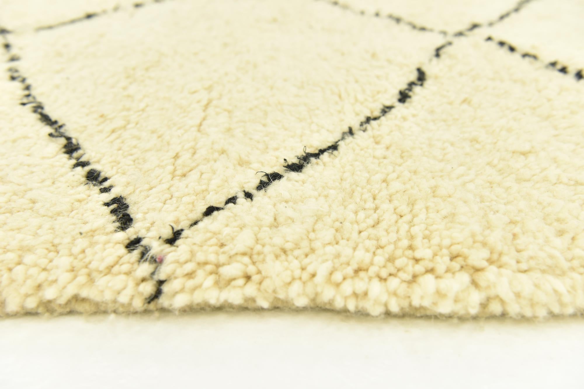 5' 1 x 8' 6 Hand Knotted Moroccan Wool Rug