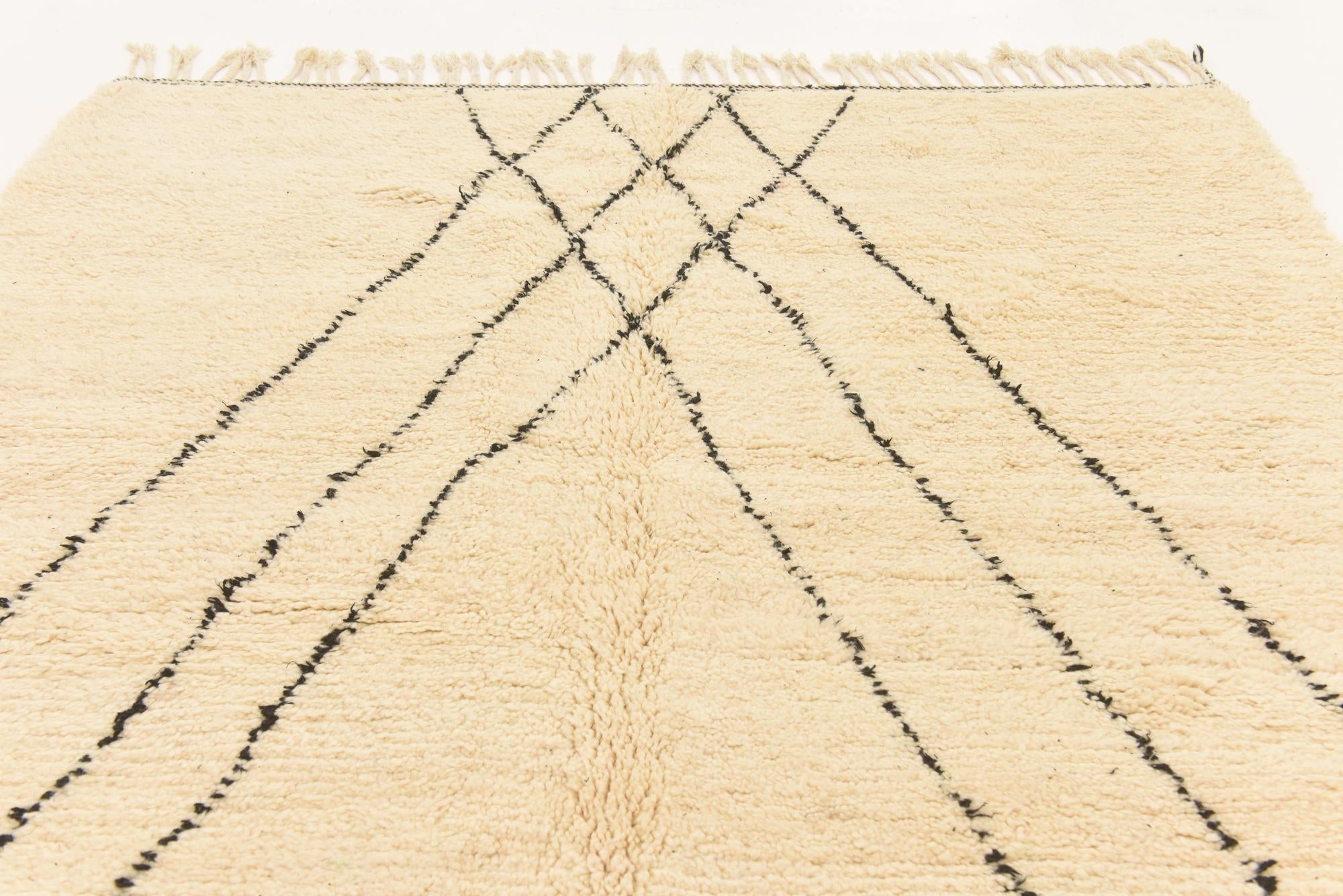 7' 2 x 9' 6 Hand Knotted Moroccan Wool Rug
