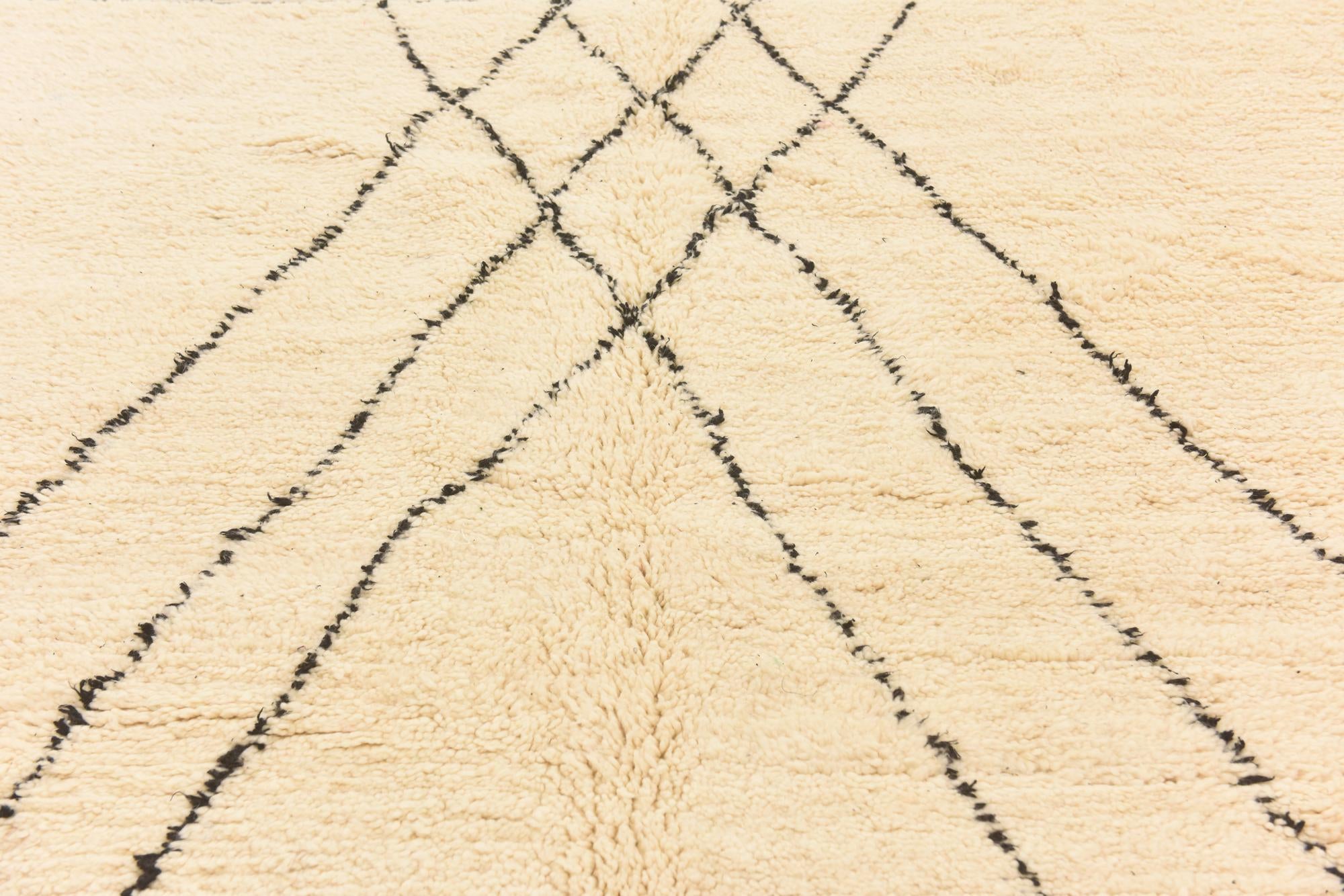 7' 2 x 9' 6 Hand Knotted Moroccan Wool Rug