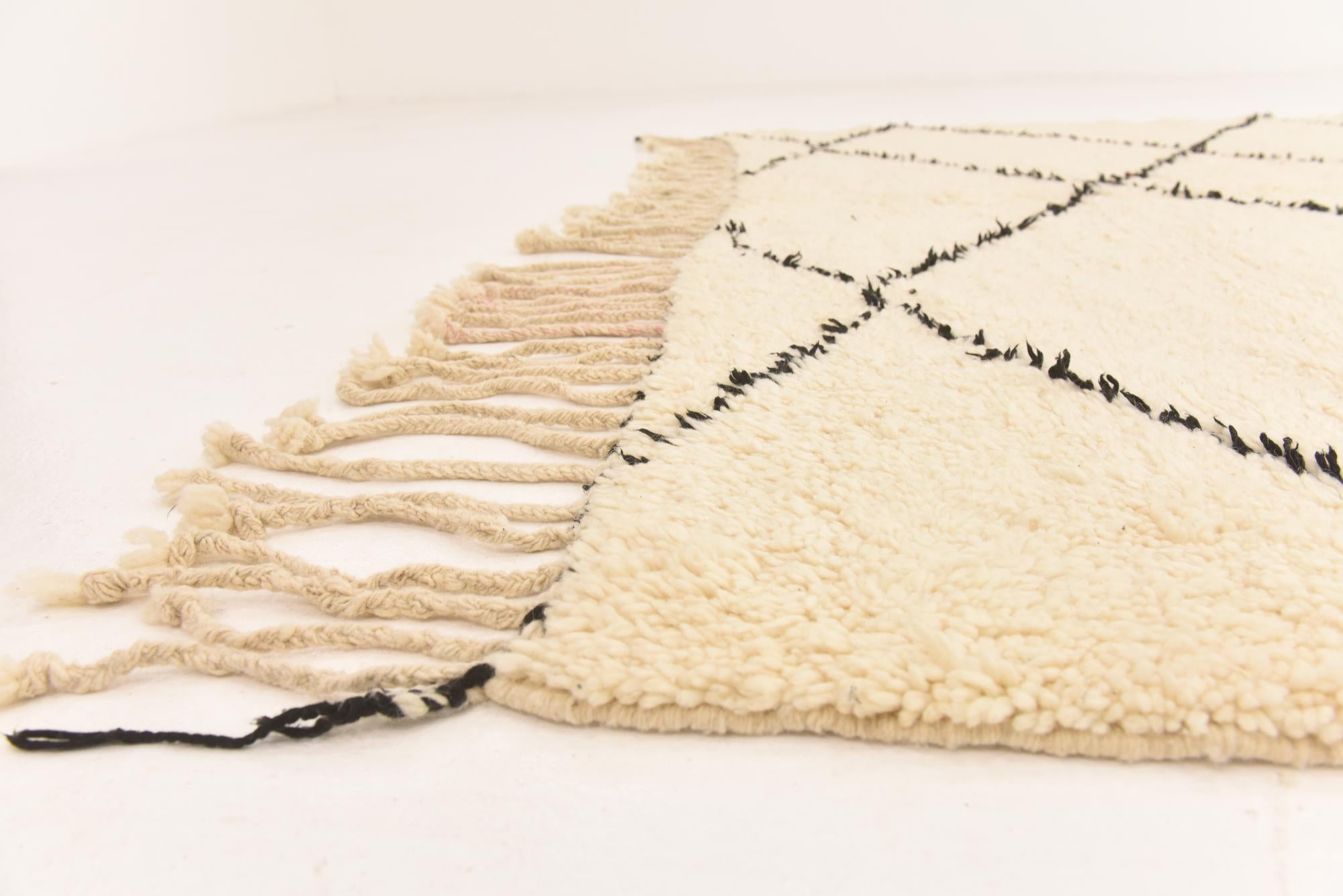 7' x 9' 6 Hand Knotted Moroccan Wool Rug