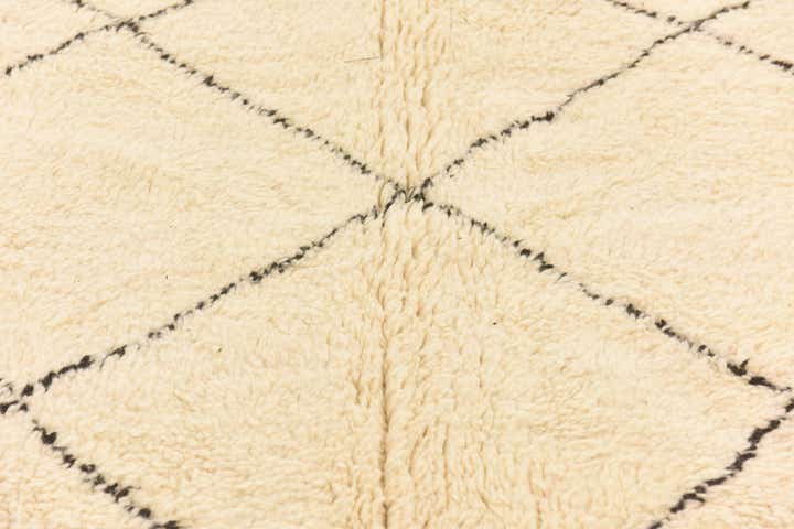 7' 1 x 9' 10 Hand Knotted Moroccan Wool Rug