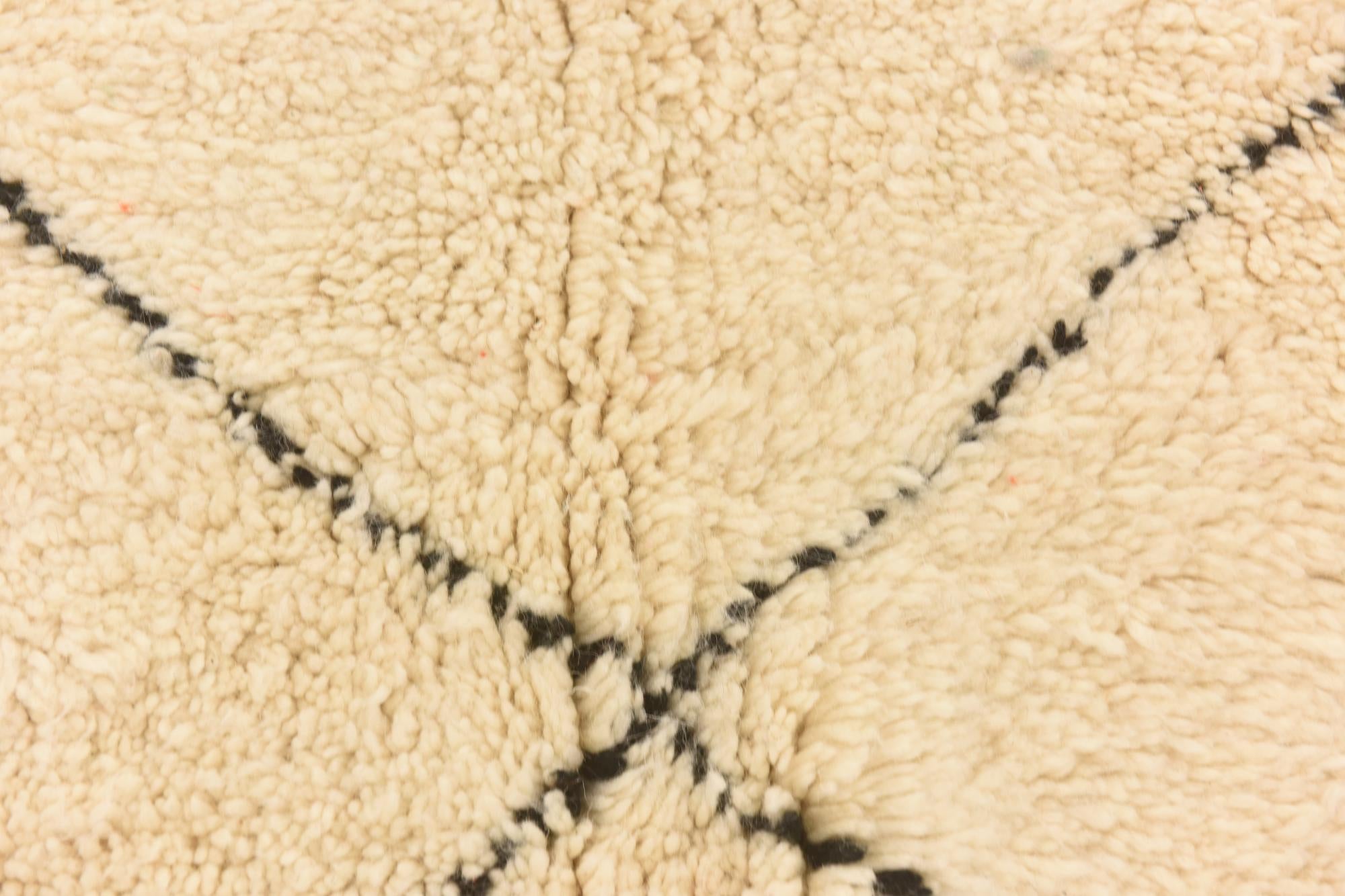 7' 1 x 9' 10 Hand Knotted Moroccan Wool Rug