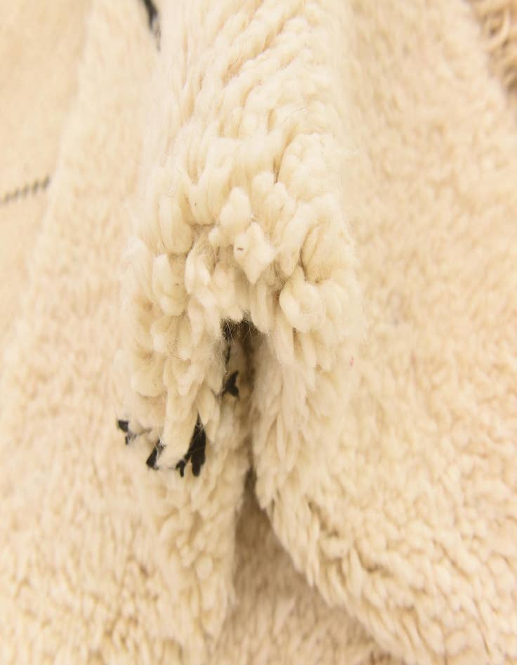 Detail image of 6' 8 x 9' 9  Hand Knotted Moroccan Wool Rug