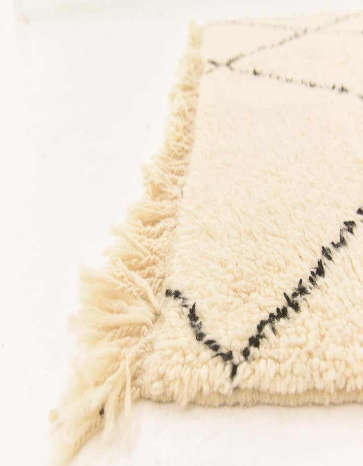 Detail image of 6' 8 x 9' 9  Hand Knotted Moroccan Wool Rug