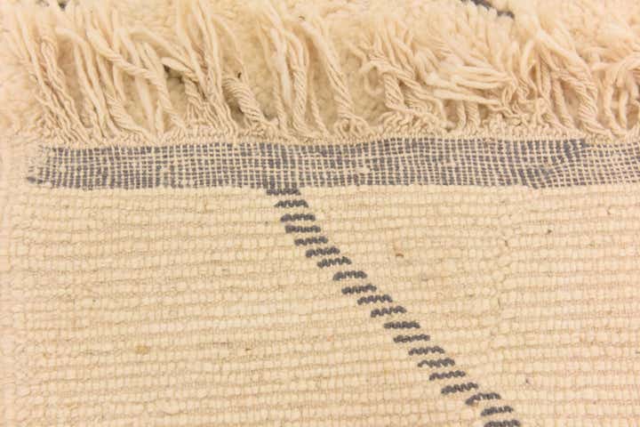 5' 3 x 8' Hand Knotted Moroccan Wool Rug