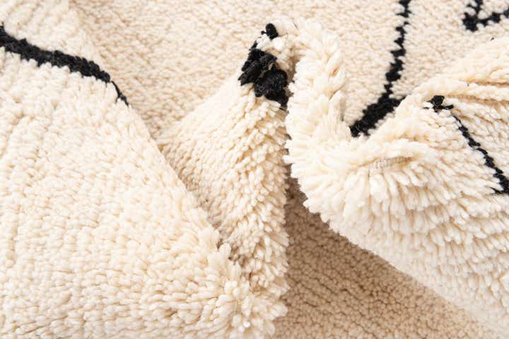 7' 2 x 9' 6 Hand Knotted Moroccan Wool Rug