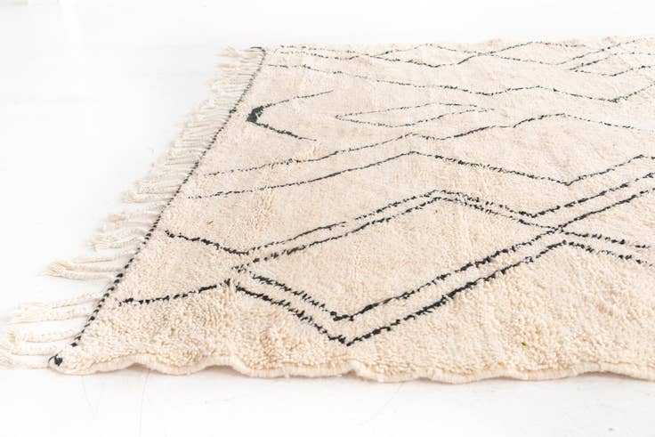 Detail image of 6' 10 x 9' 5 Hand Knotted Moroccan Wool Rug