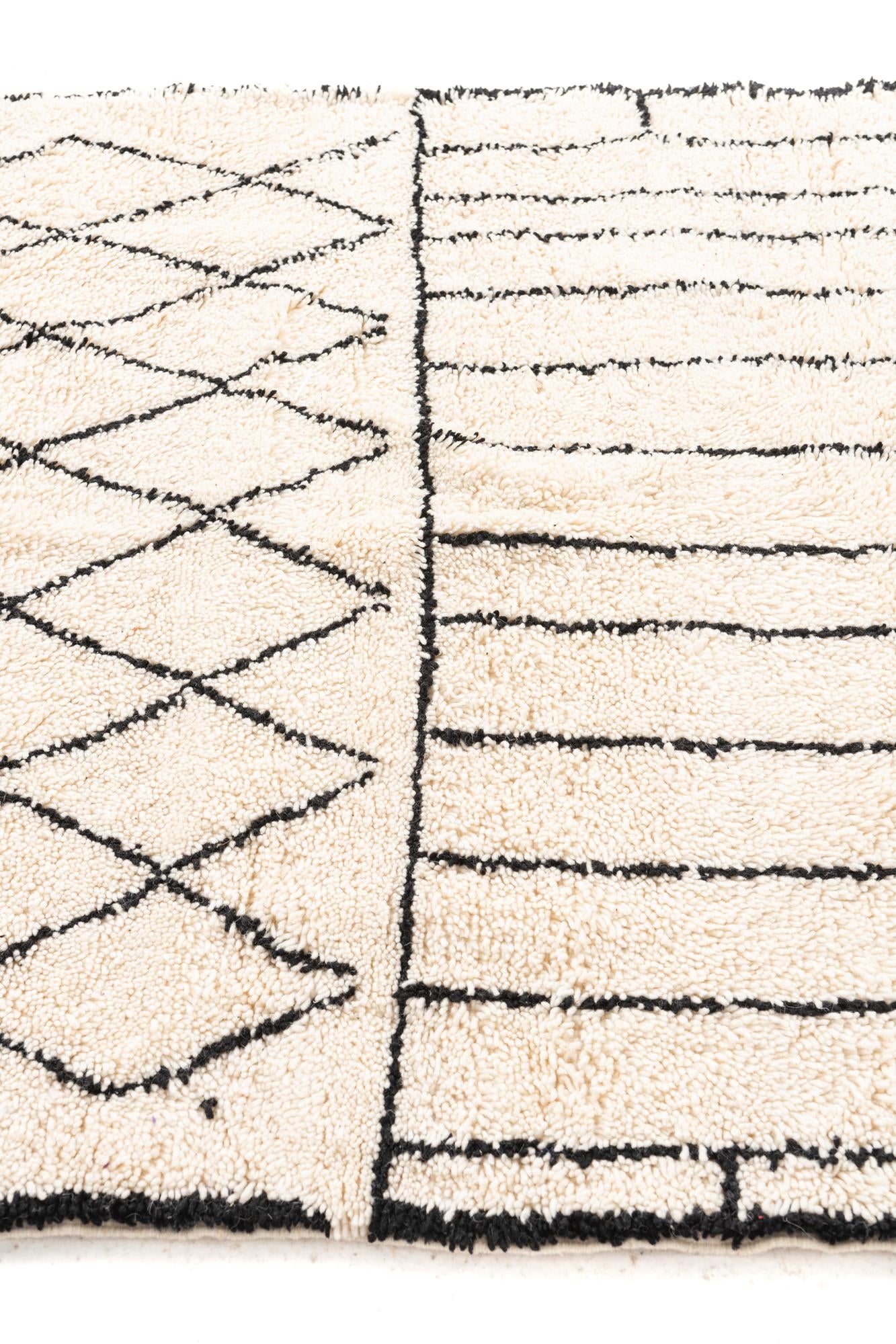 5' x 8' Hand Knotted Moroccan Wool Rug