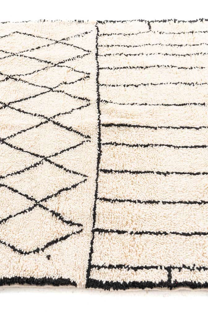 5' x 8' Hand Knotted Moroccan Wool Rug