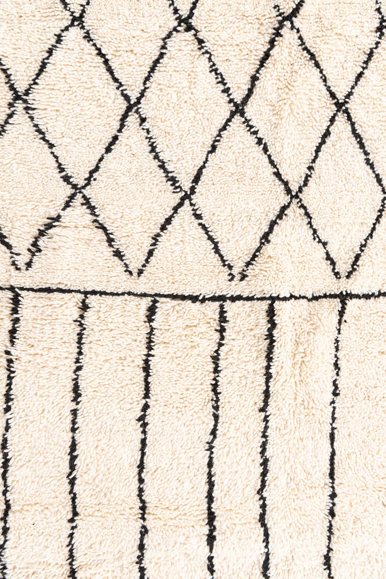 5' x 8' Hand Knotted Moroccan Wool Rug