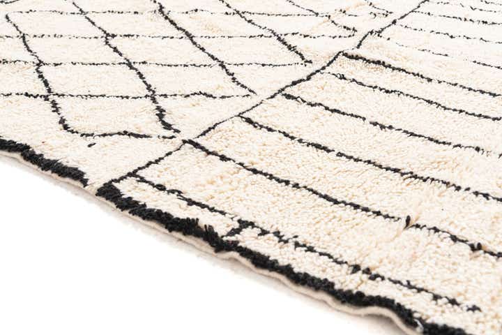5' x 8' Hand Knotted Moroccan Wool Rug