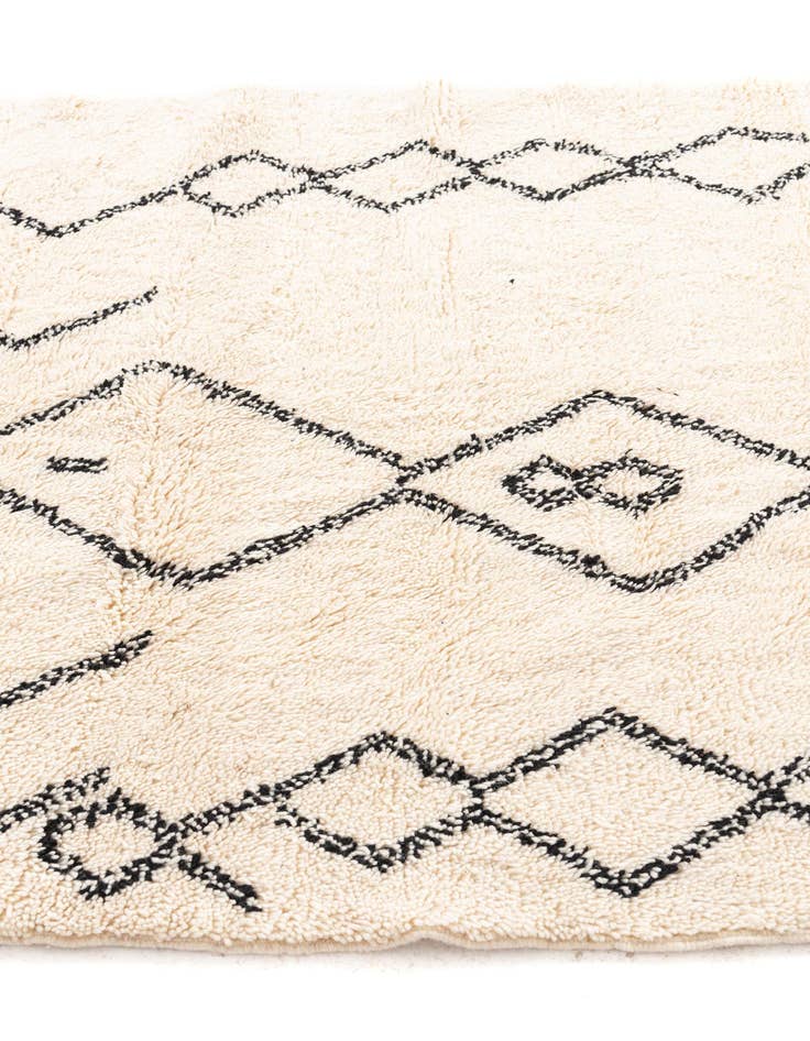 Detail image of 5' x 7' 7 Hand Knotted Moroccan Wool Rug