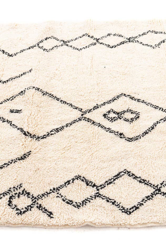 Detail image of 5' x 7' 7 Hand Knotted Moroccan Wool Rug