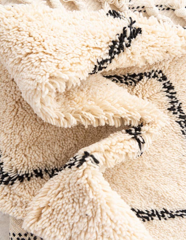 Detail image of 5' x 7' 7 Hand Knotted Moroccan Wool Rug